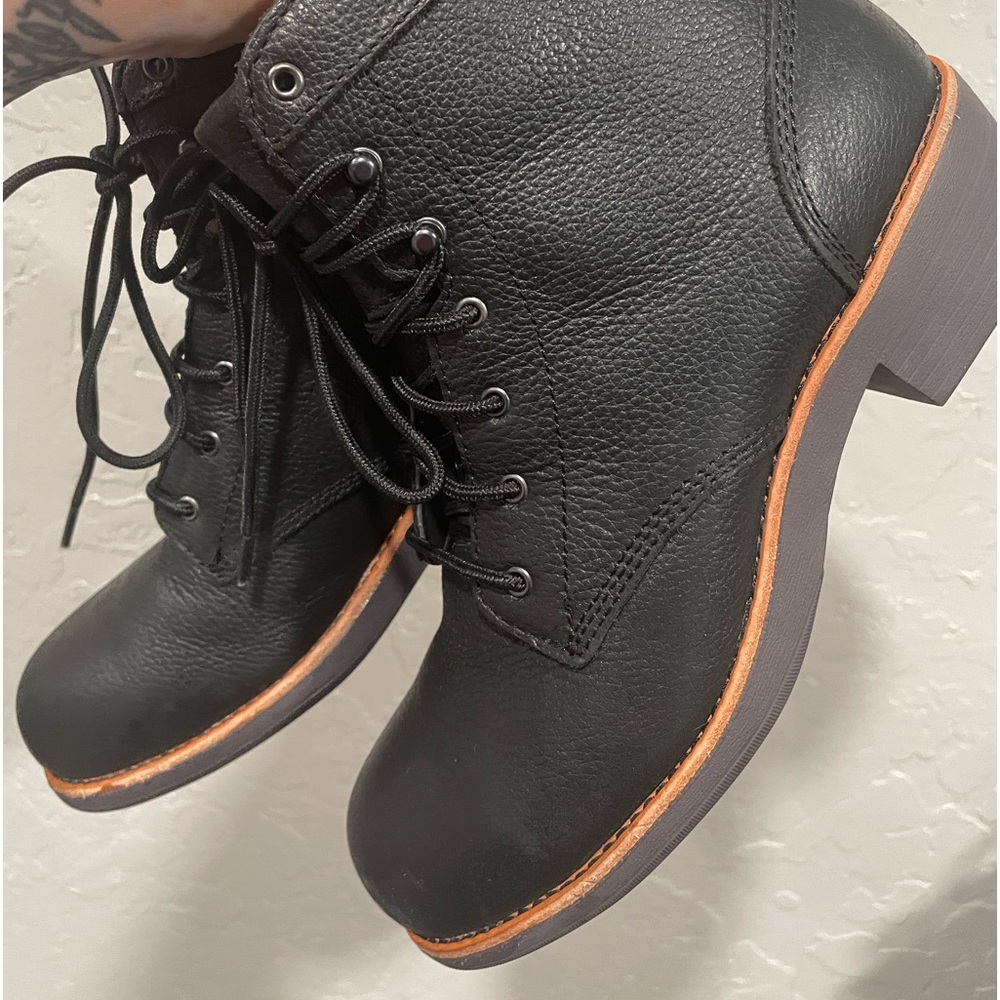 ZINC
WOMEN'S 6-INCH SAFETY TOE BOOT!!